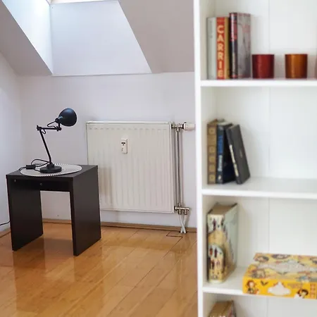 Experience Apartment *